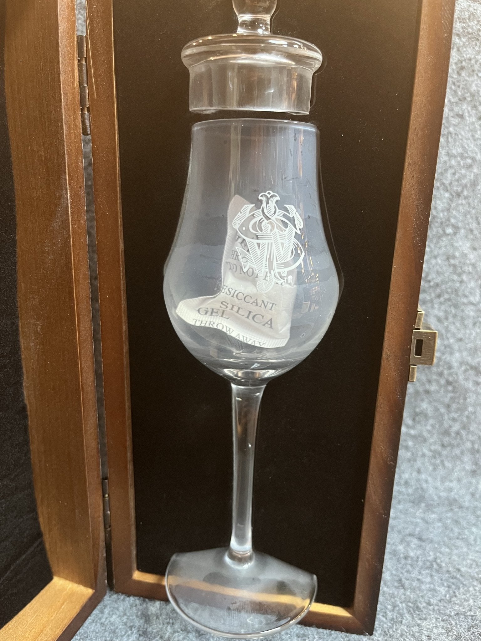 Johnnie walker Tulip shaped glass - Drunken whisky wine & spirits shop